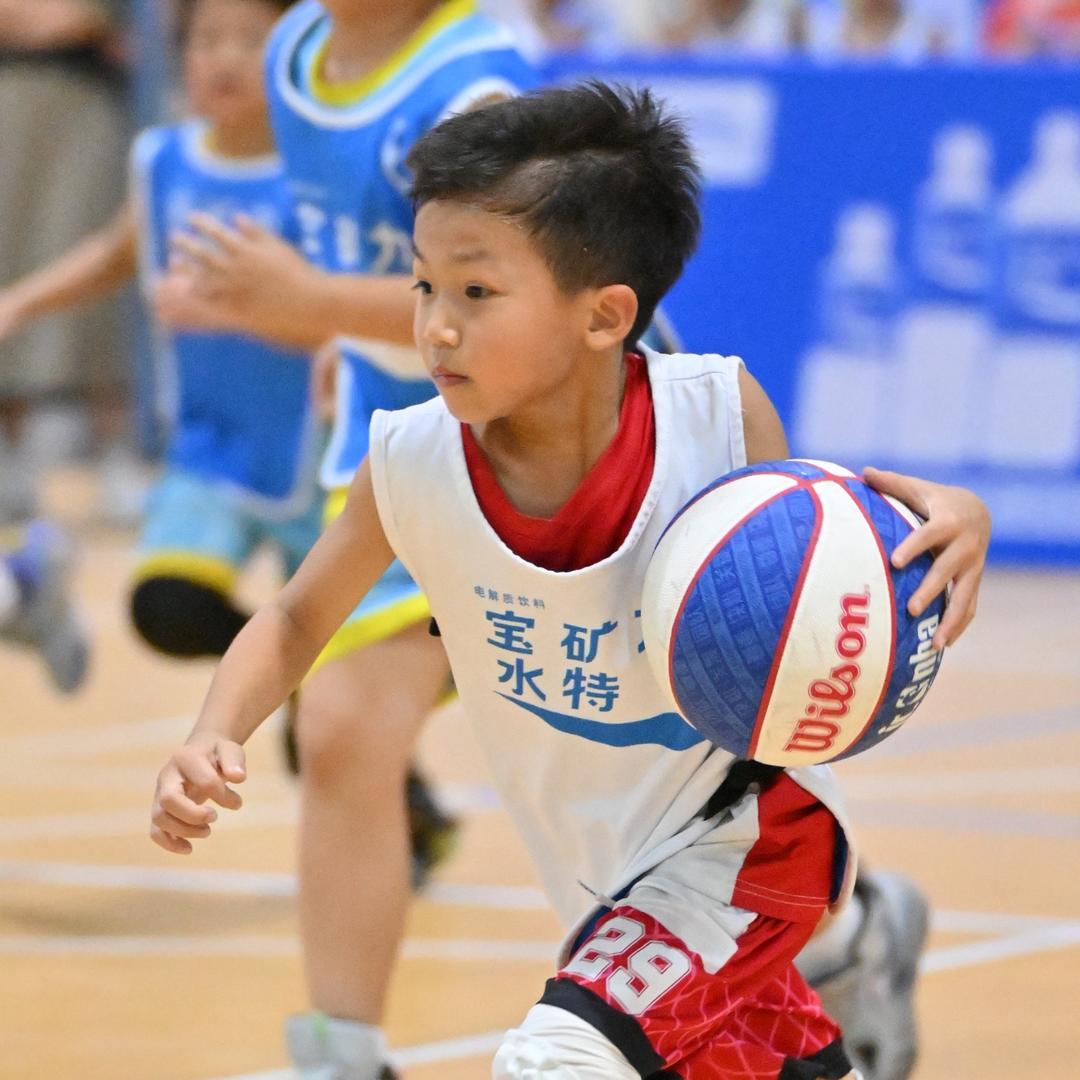 爱打篮球的小阳阳