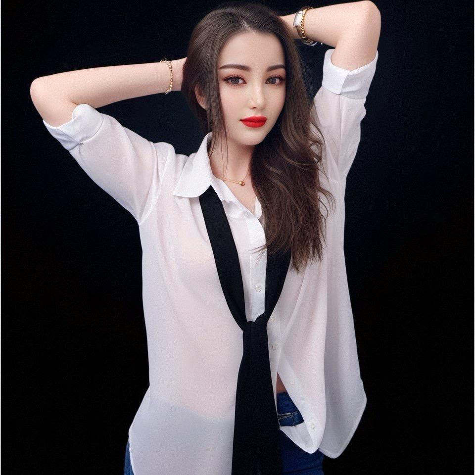 阿依努尔