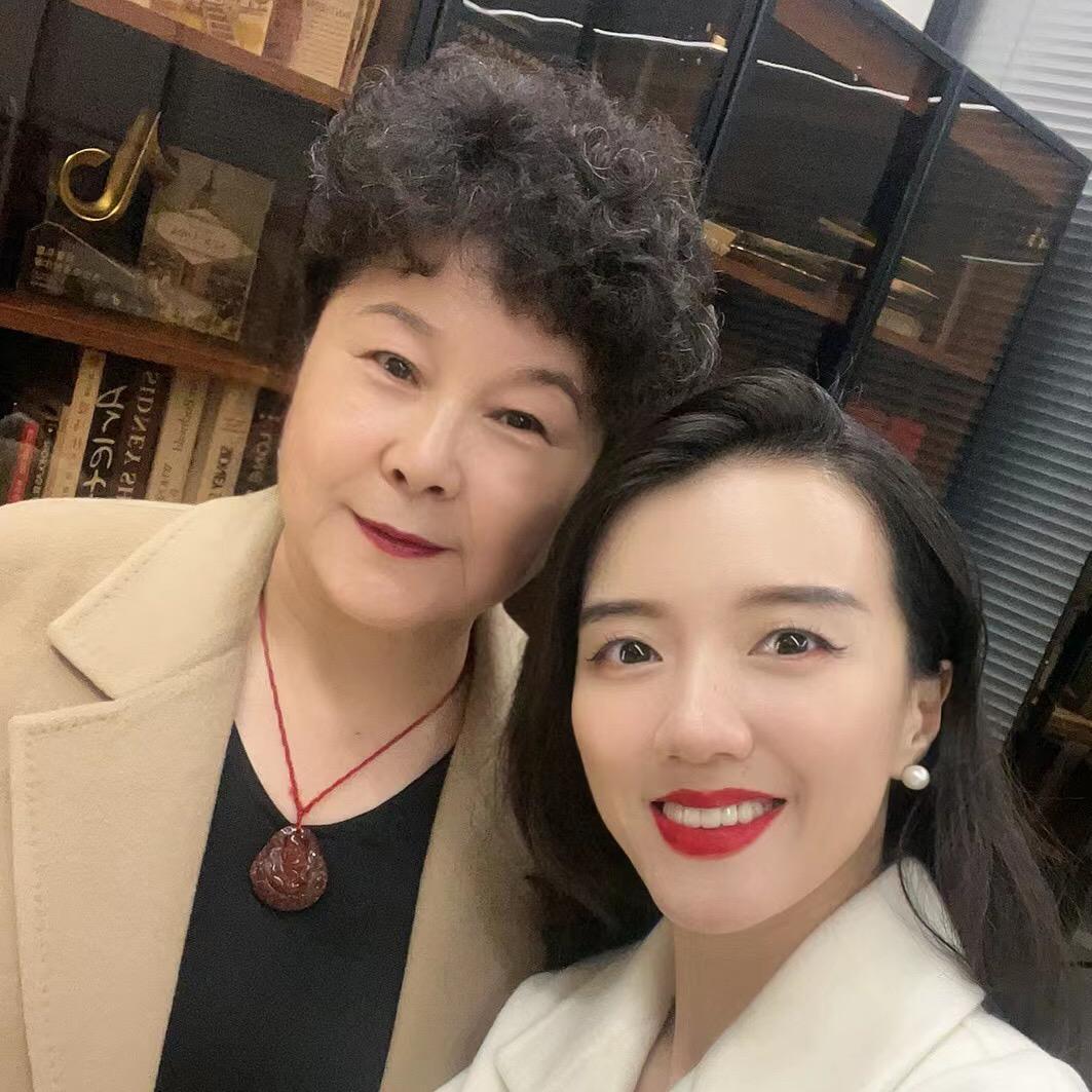 爱笑的绿豆奶奶
