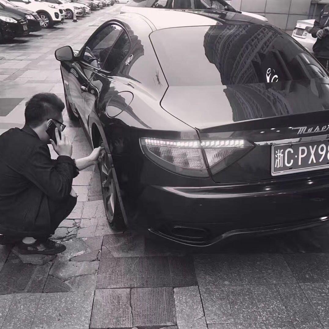 没什么开心的事情，为什么要开心。