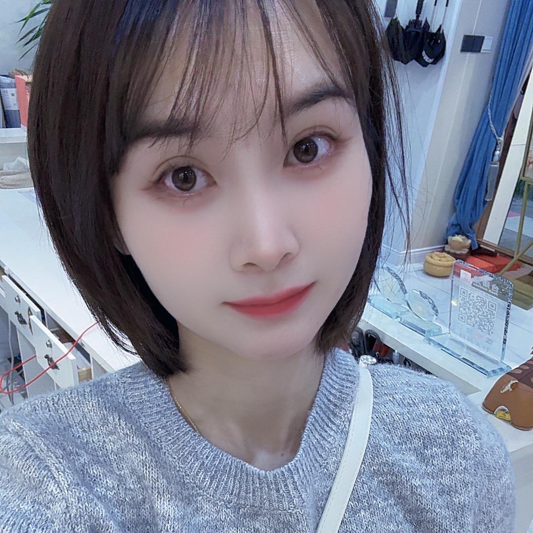 @露露吖💗