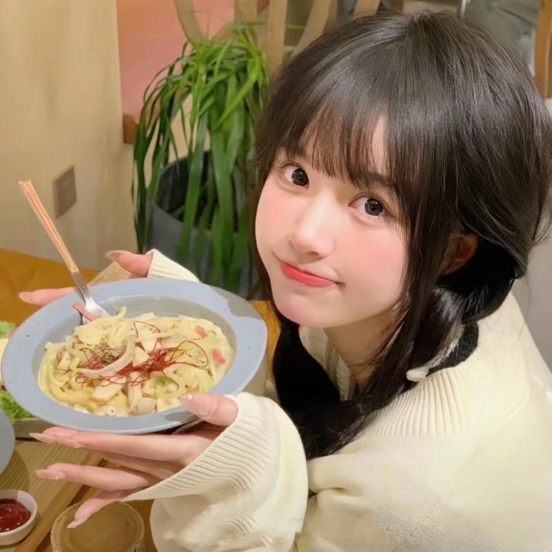 卖管子的小姐姐