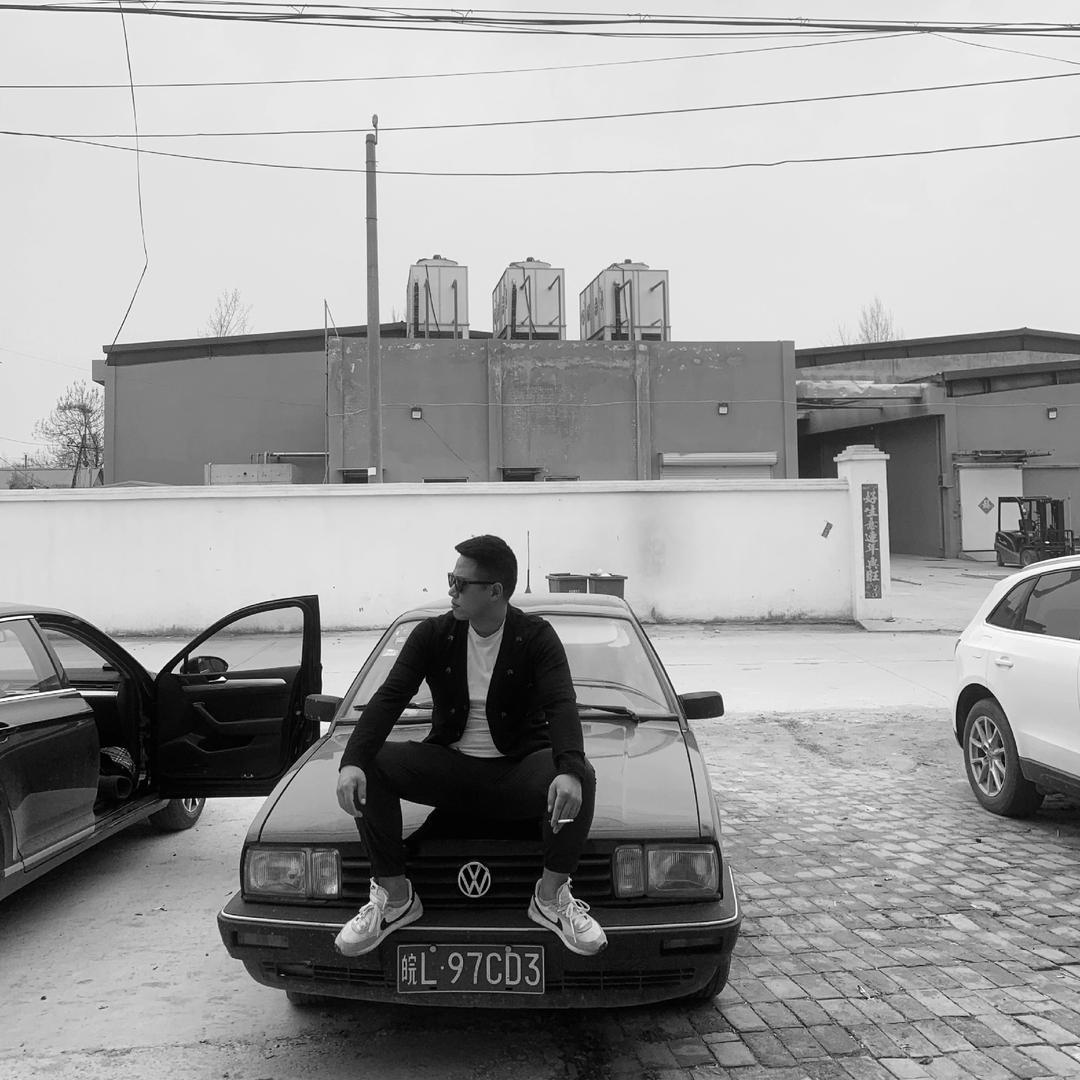 董亚鹏.  🇨🇳