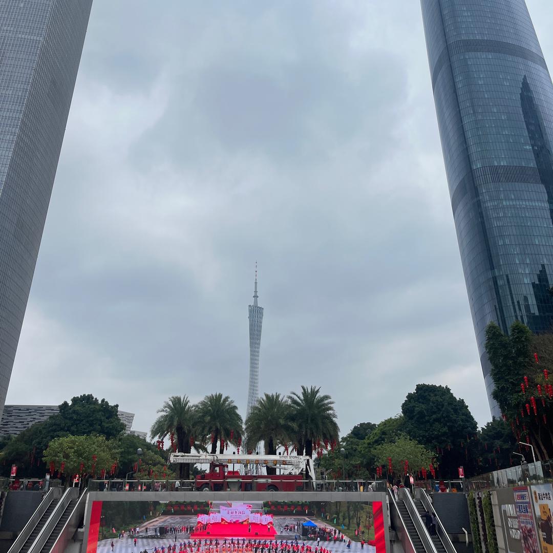小，丽