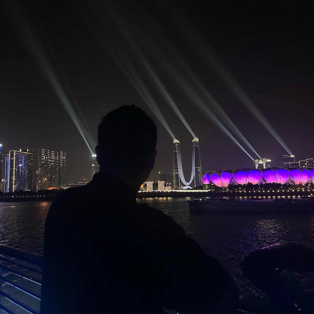 小斌                ༽