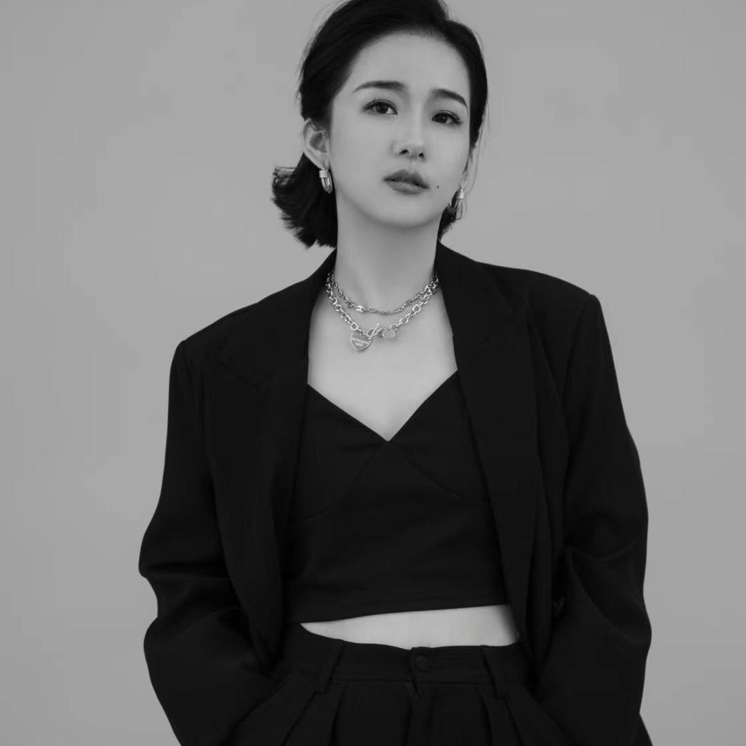 若麻女装主理人琼琼
