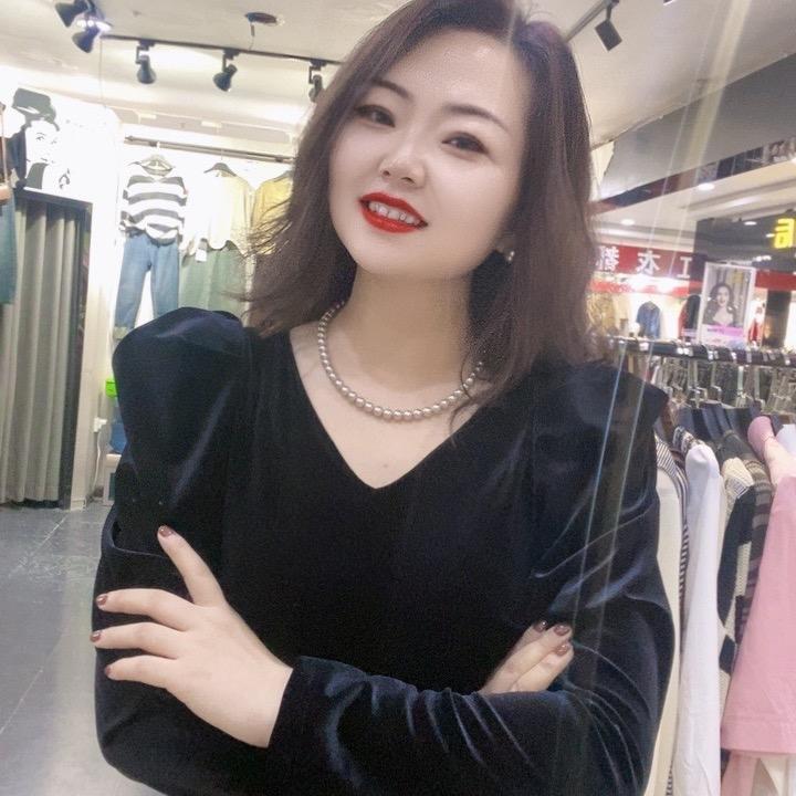 韩珍服饰（联手四楼玫迪斯）