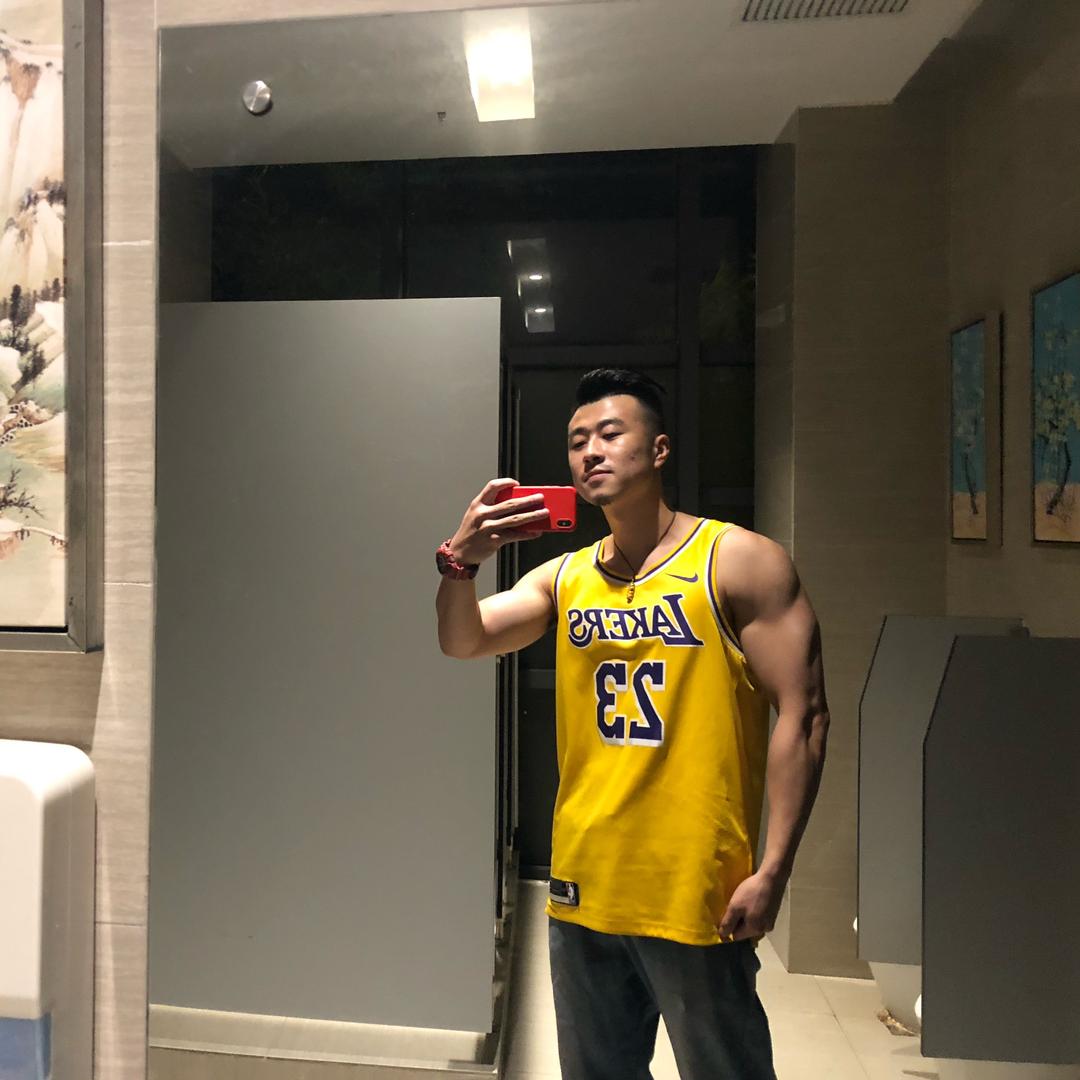 张昊天、