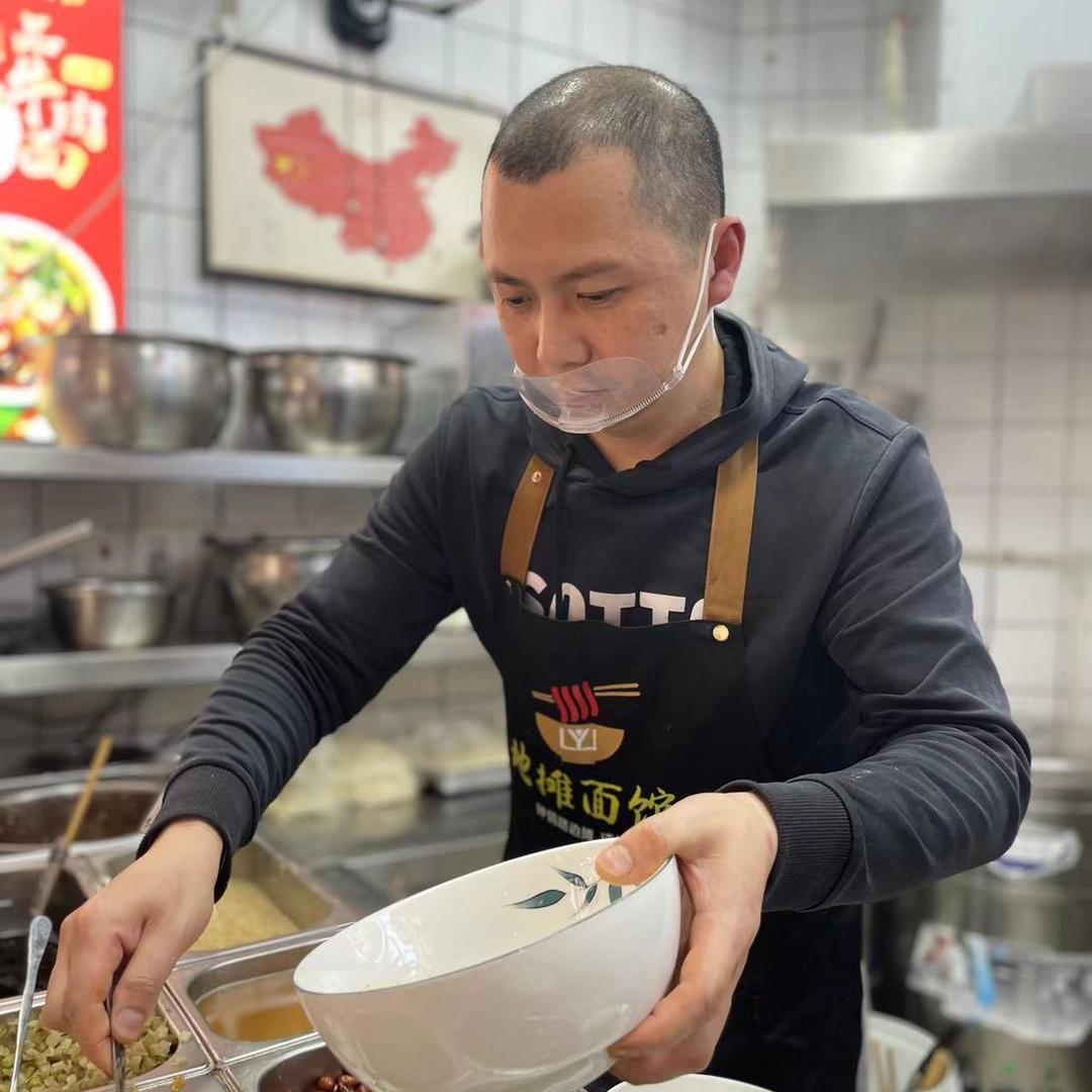 江北区一洋地摊面馆