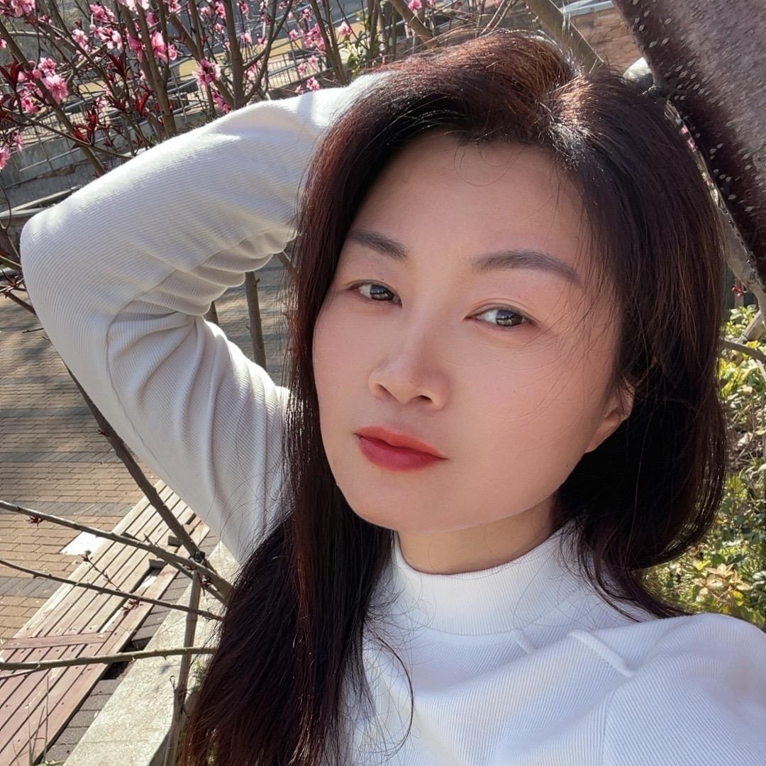小舅妈芳芳🎉
