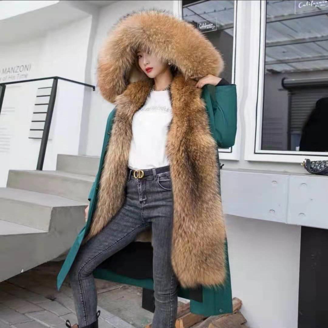 小郑皮草服装店