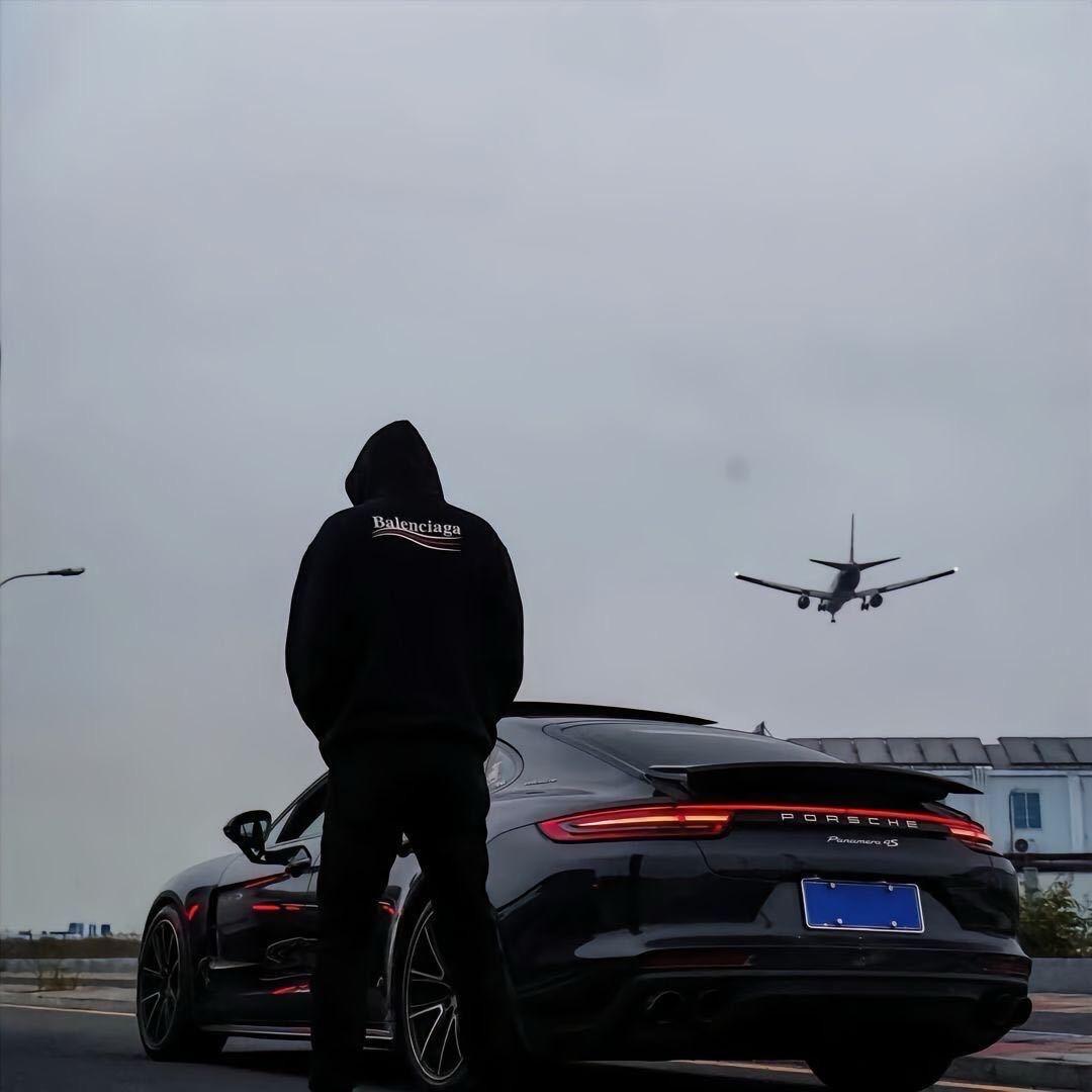 俊俊ฅ.