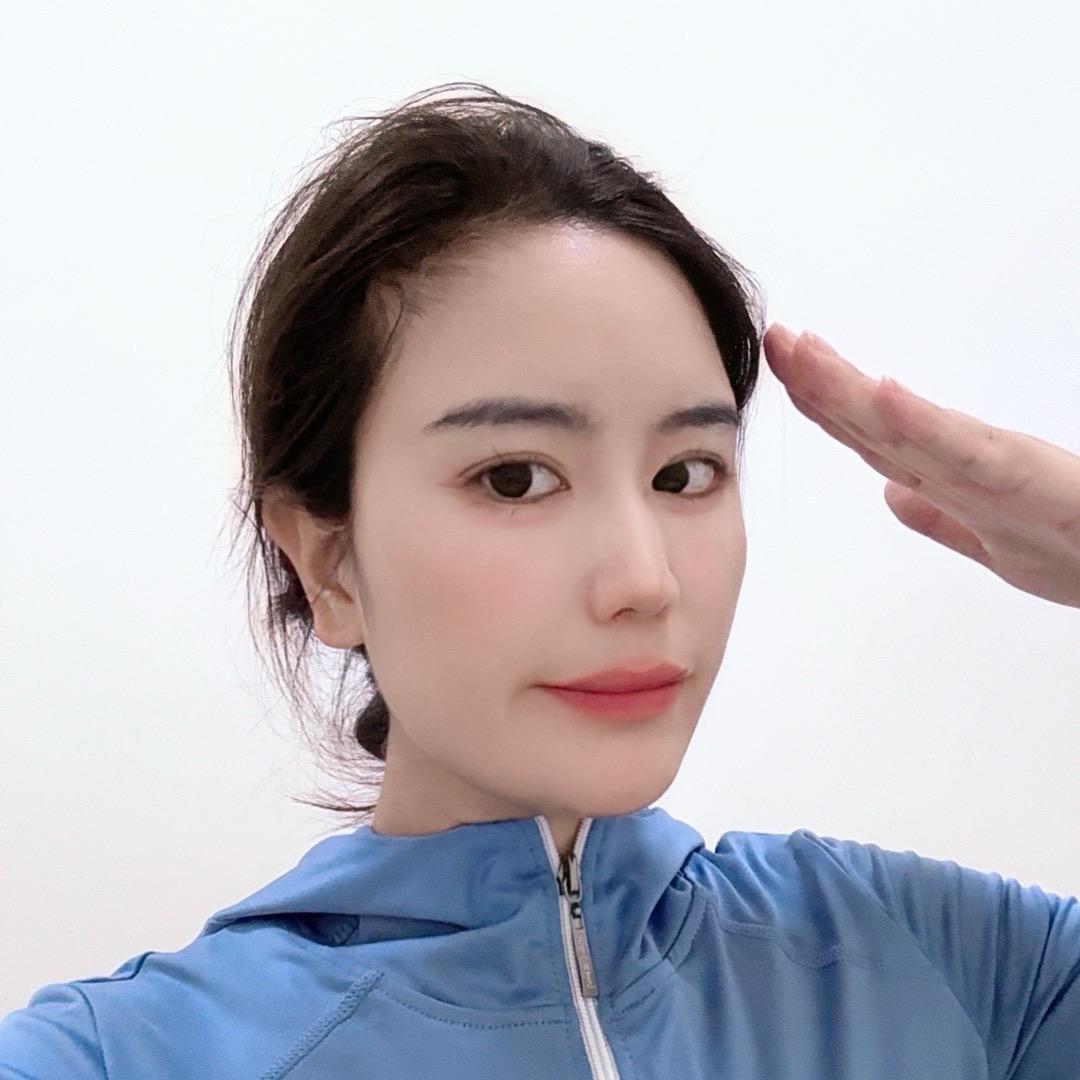 小蓉—在虎跳峡