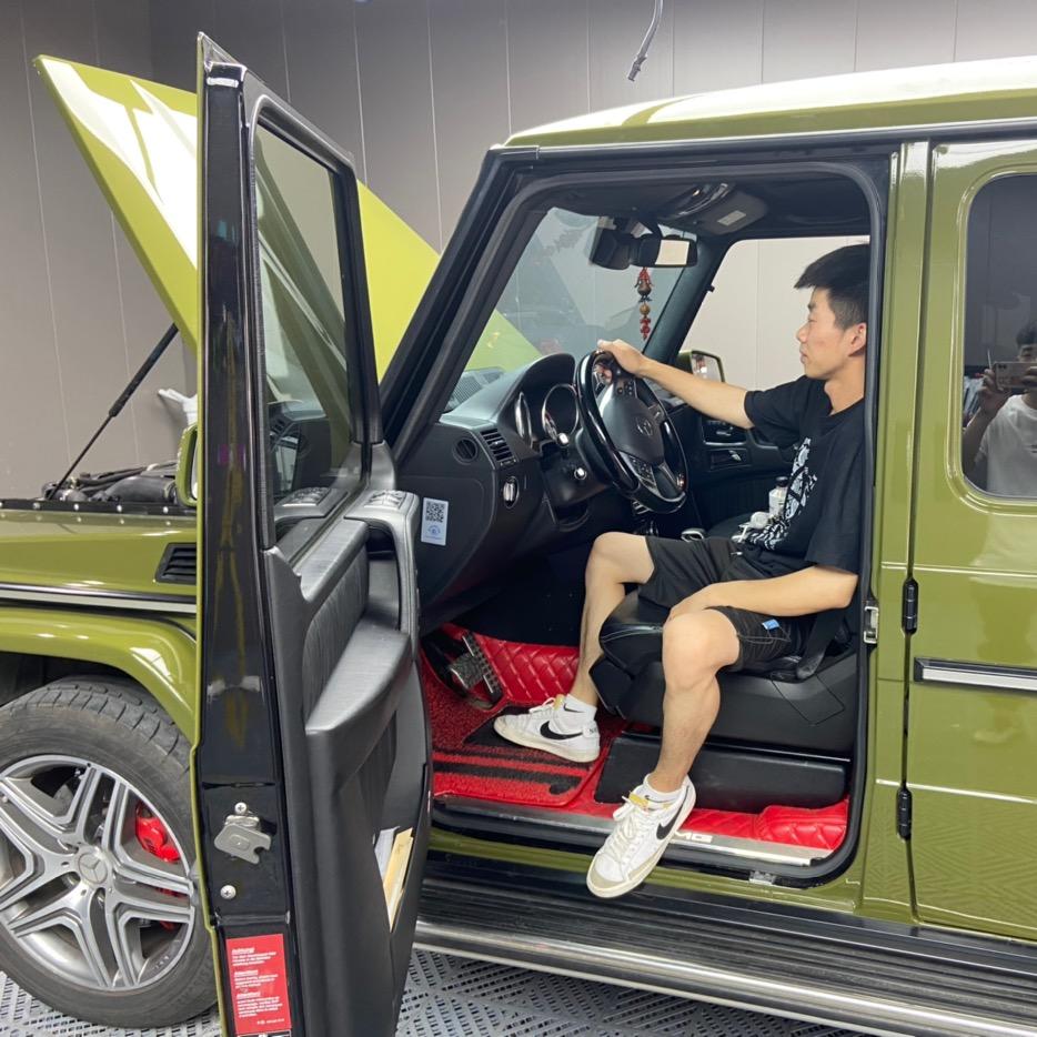 不会贴膜的李白