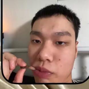 骗钱诈骗犯吴栋国本人