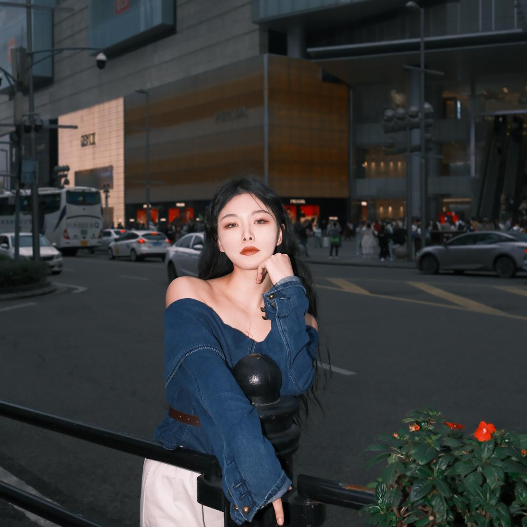 C.Y蔡爷