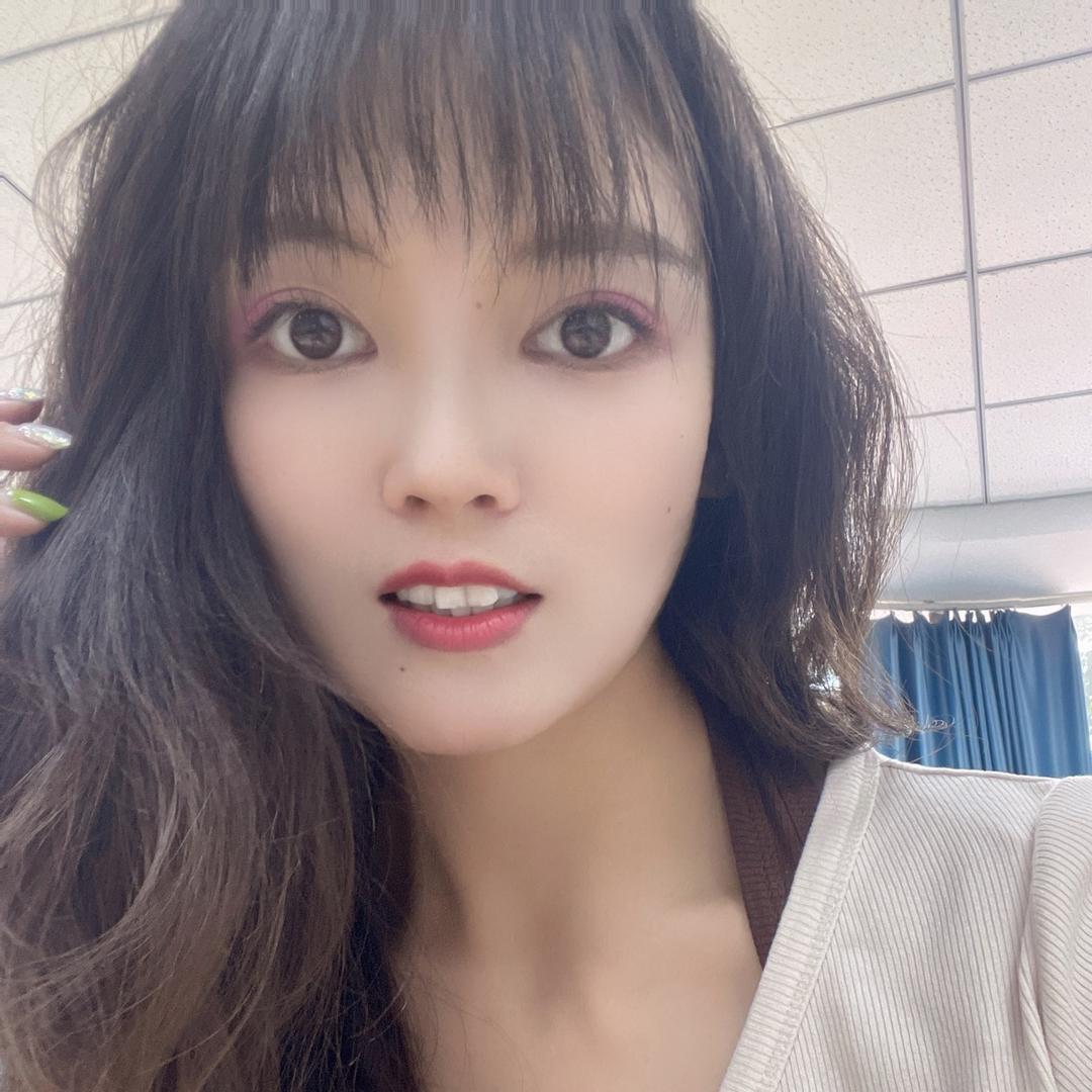 当然是小倩啦