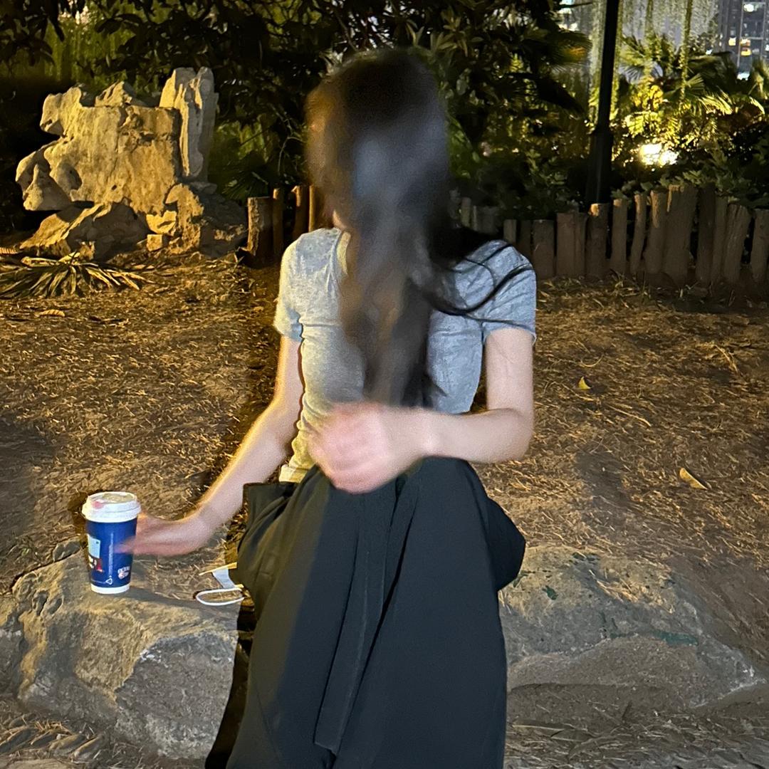 鲍鲍(分享穿搭)