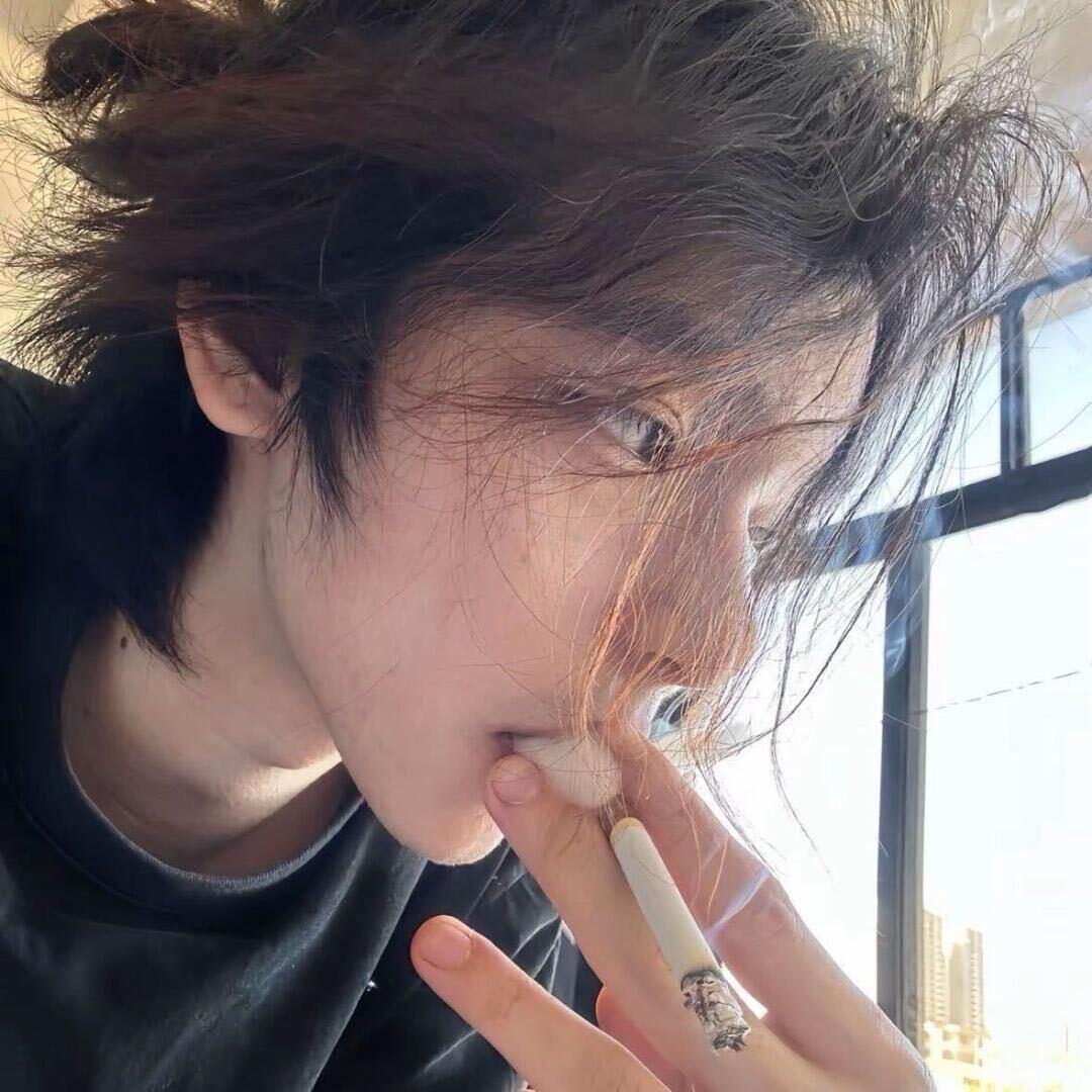 纹身师苏西（穿孔）
