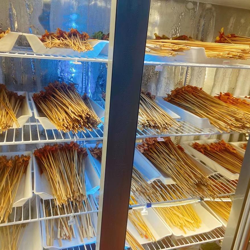 小方桌串串大姐，青城串串香青城山店