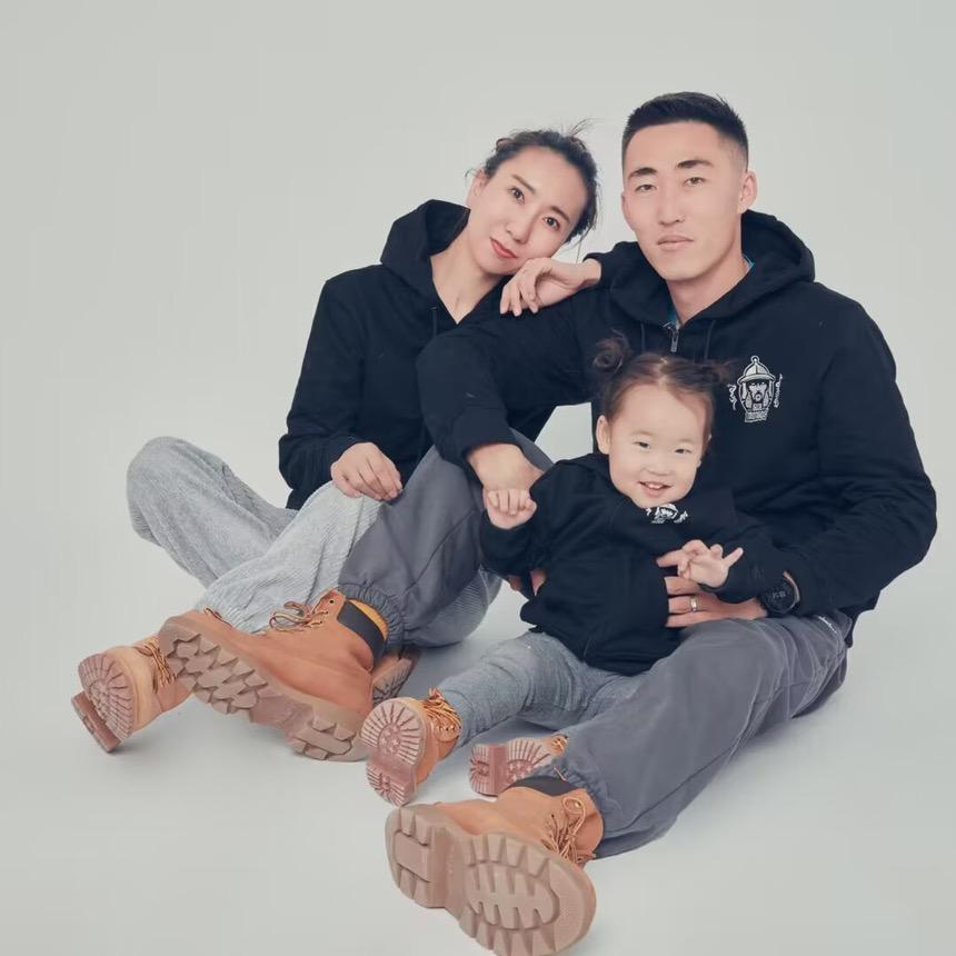 阿娜一家👨‍👩‍👧