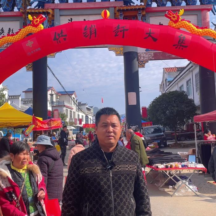 老袁和他的摊主们