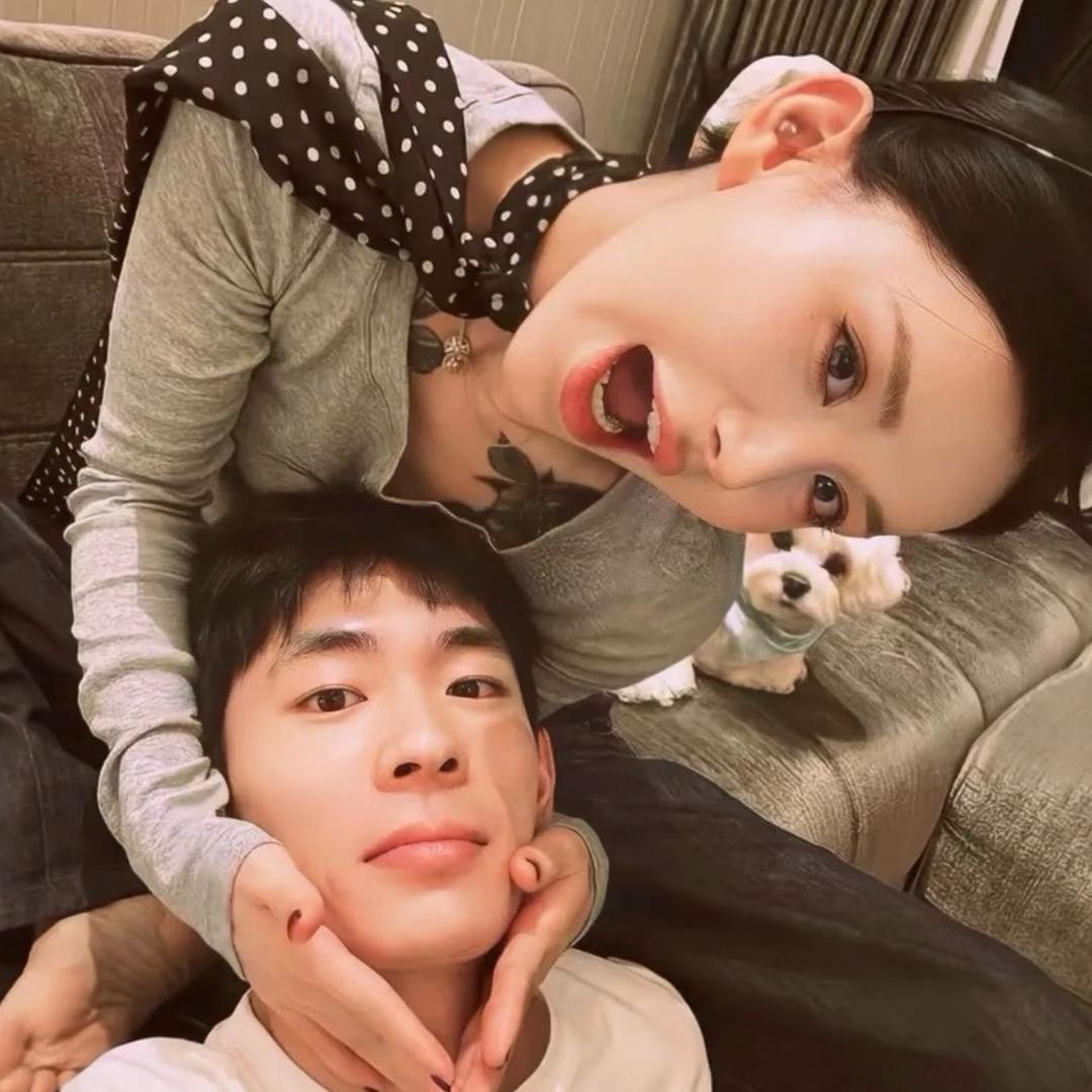 小依