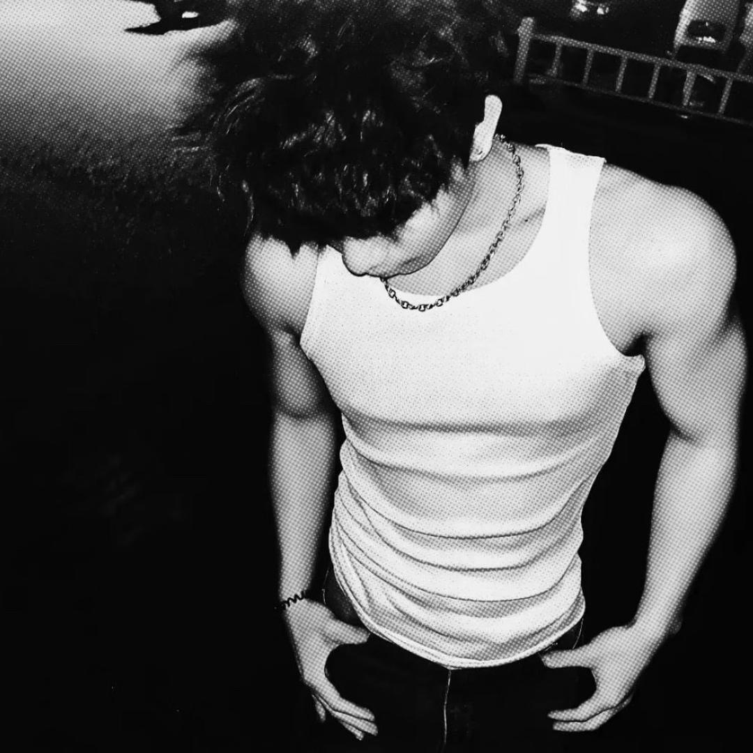 ￴ ￴ 偷男神蕾丝裤衩套头上