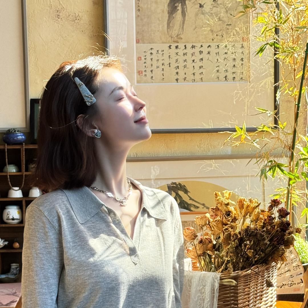 毛一一