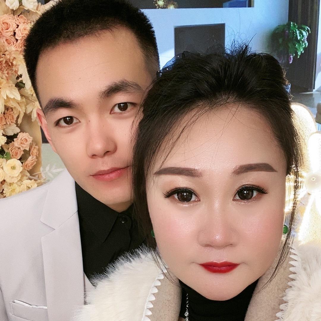 杨总和小天的幸福生活