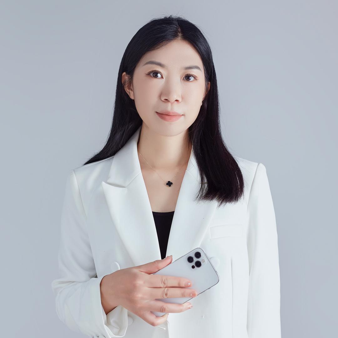 向挽手机摄影