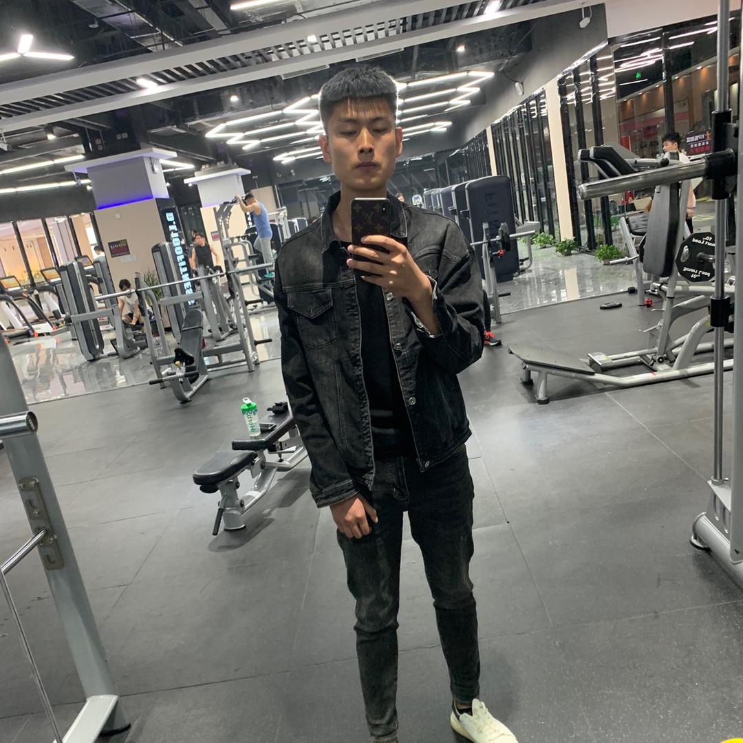 奔跑在安丘街上的彦祖