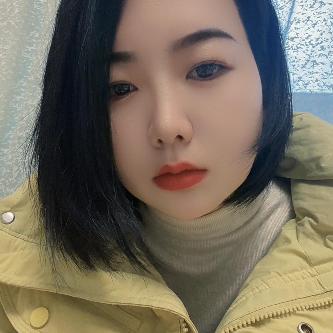 嘴角微微笑