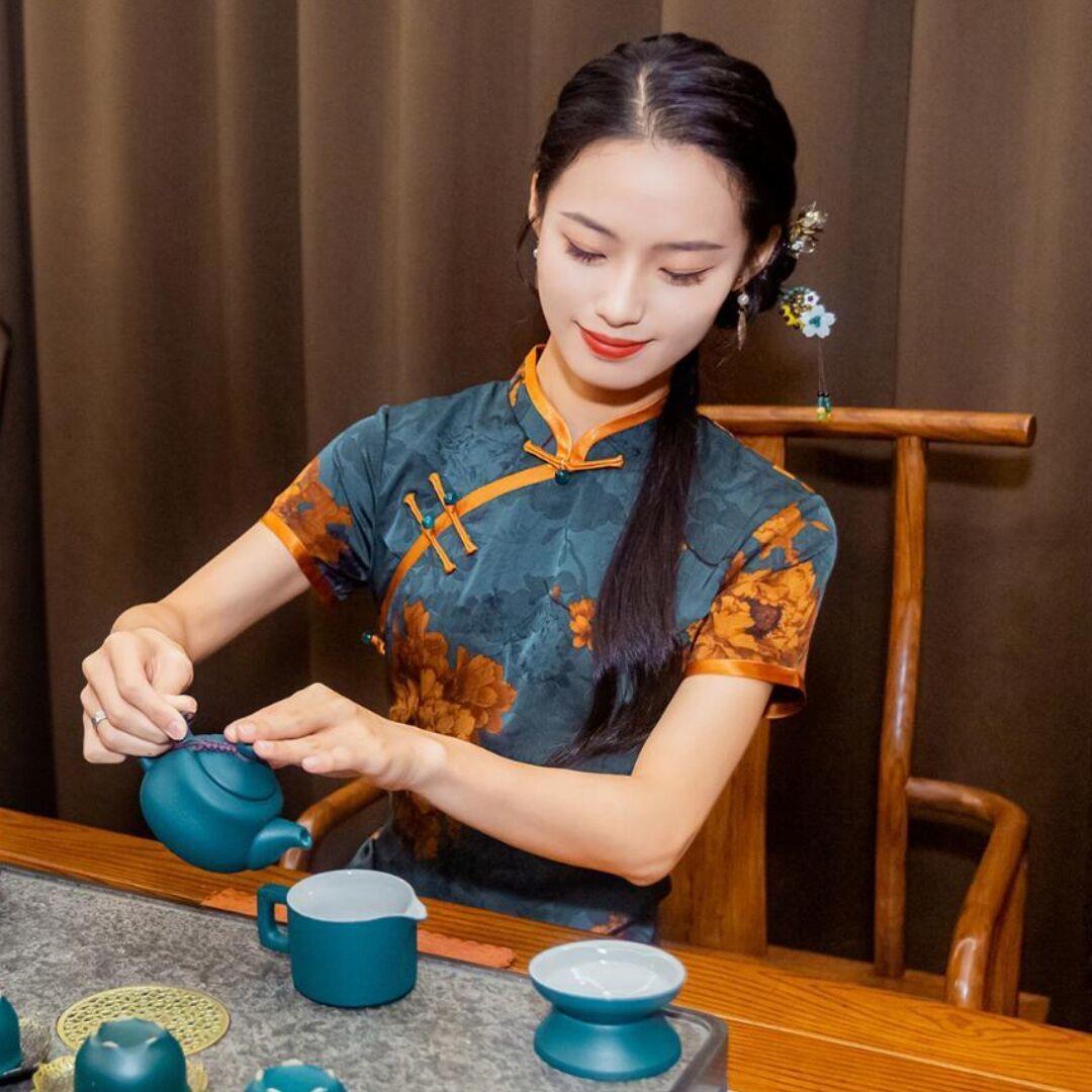 小茜部长【私信预约】