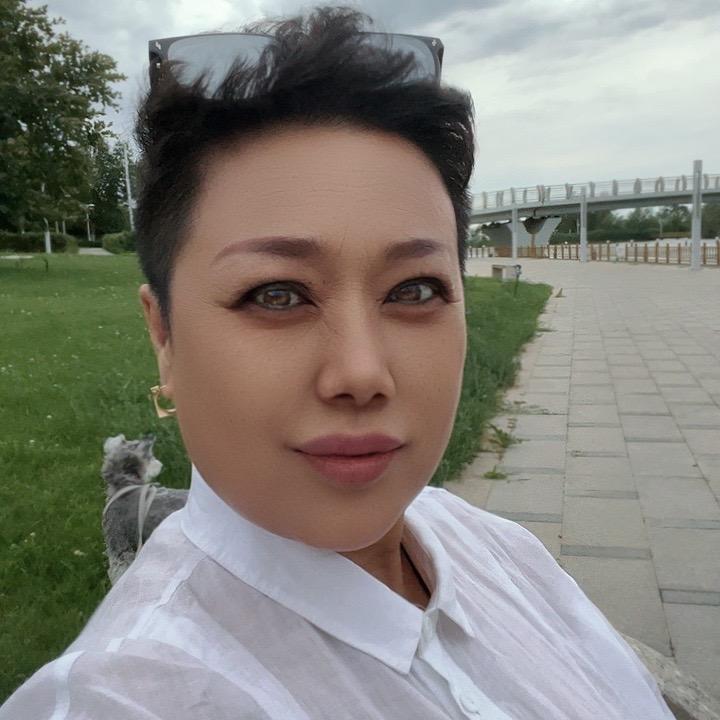 金影奇女装