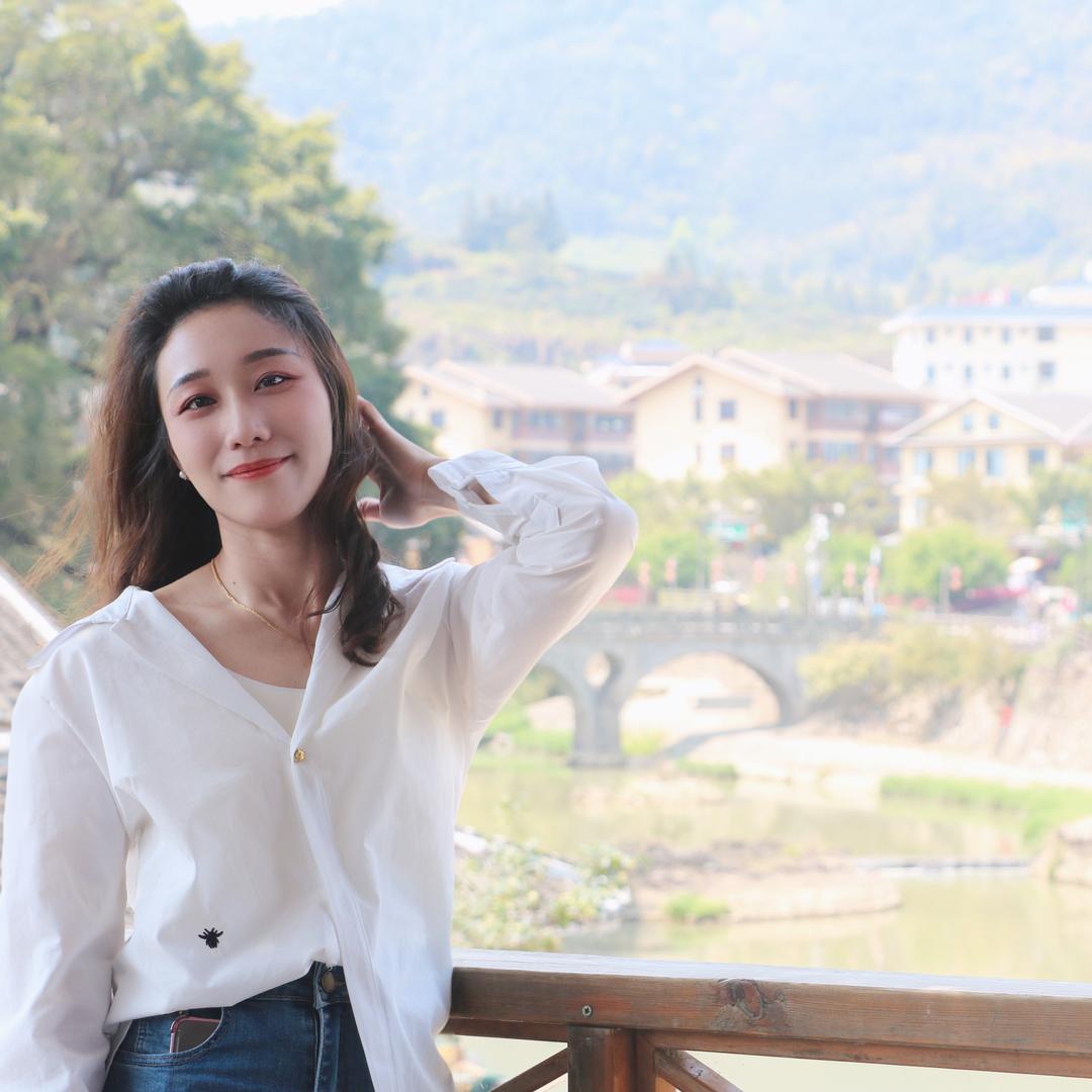 小何✔