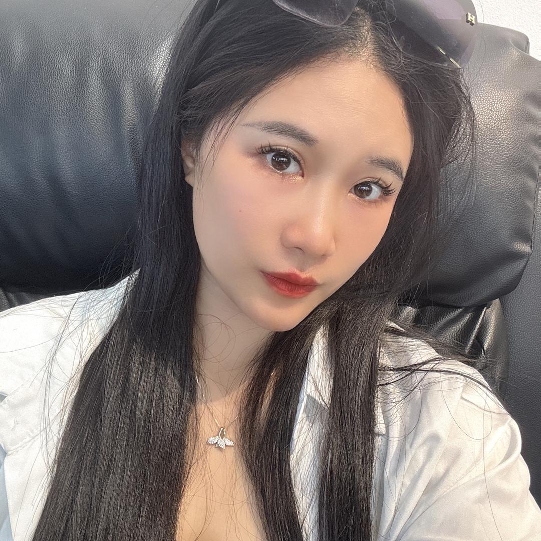 莉莉吖～