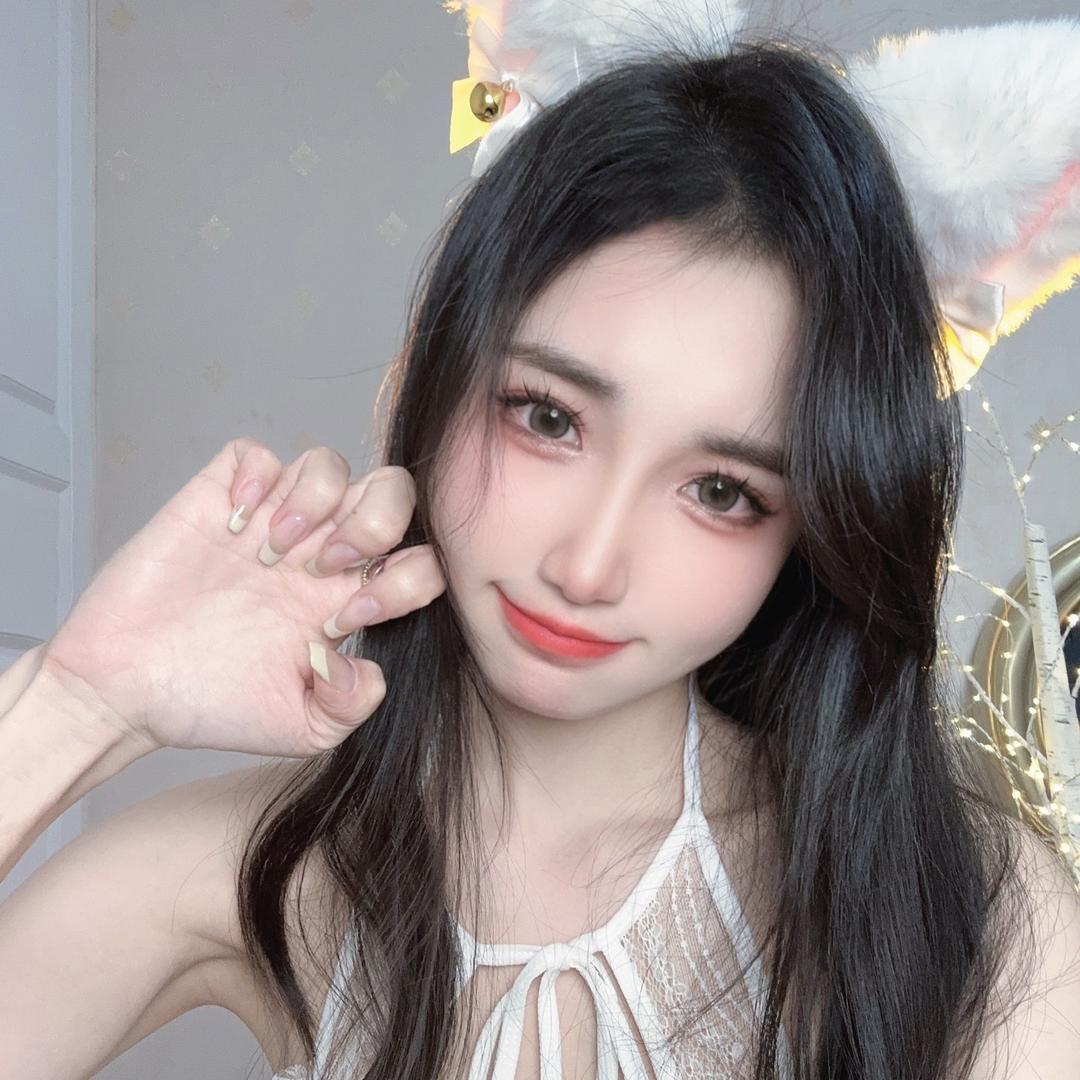 ᴿ ᴱ ᴺ ᴱ ᴱ爱吃肉