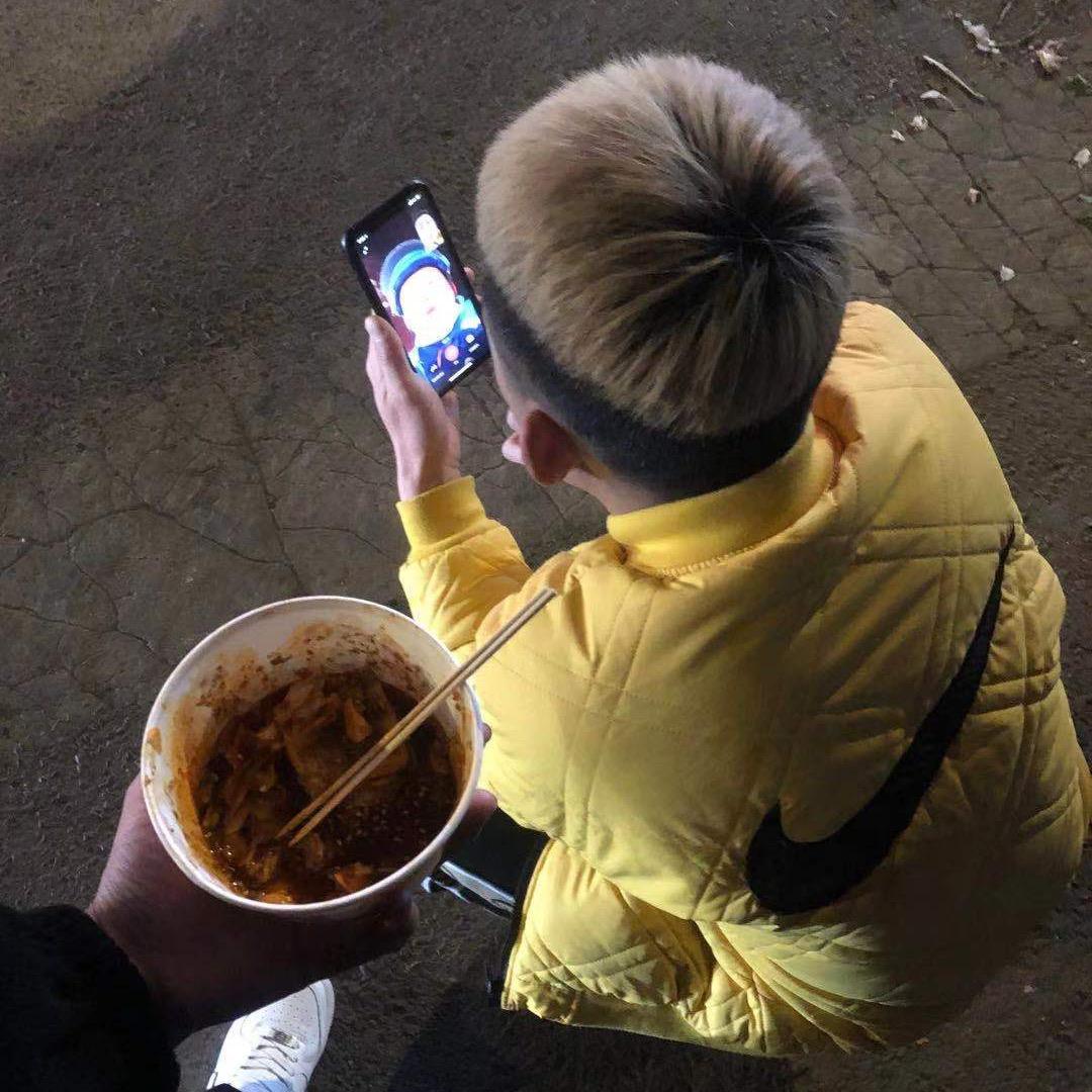 李哈哈😂 😂 😂