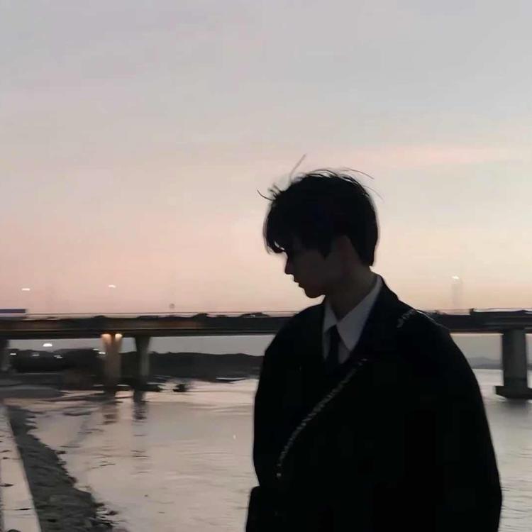 陪你一起的六月