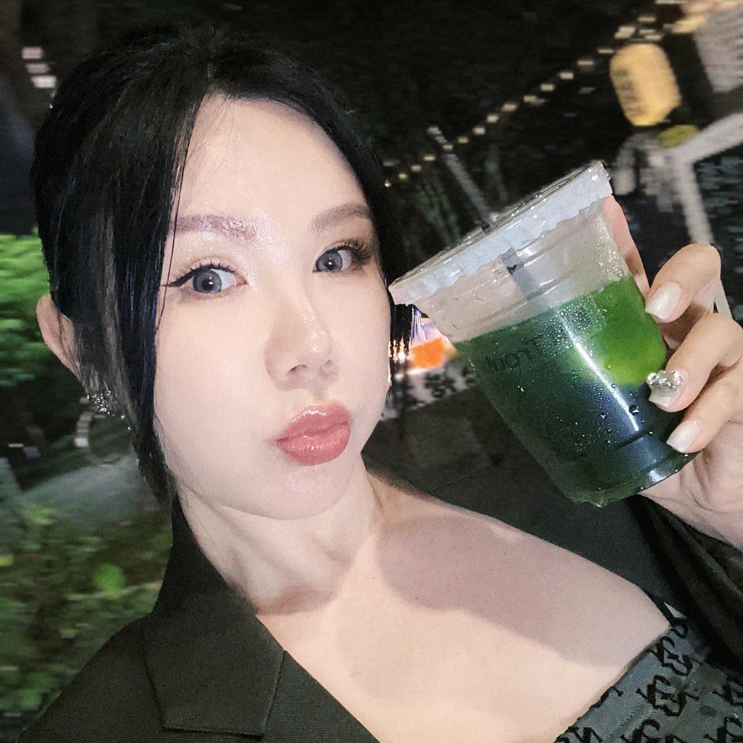 丹娜喝的不是茶