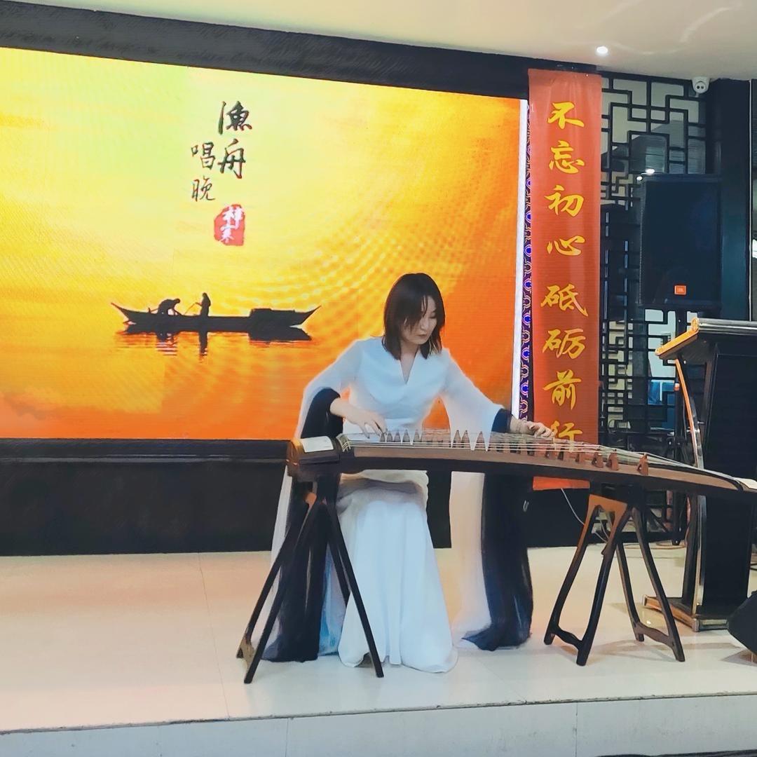 余音古筝〰️是张老师呀✨🌙