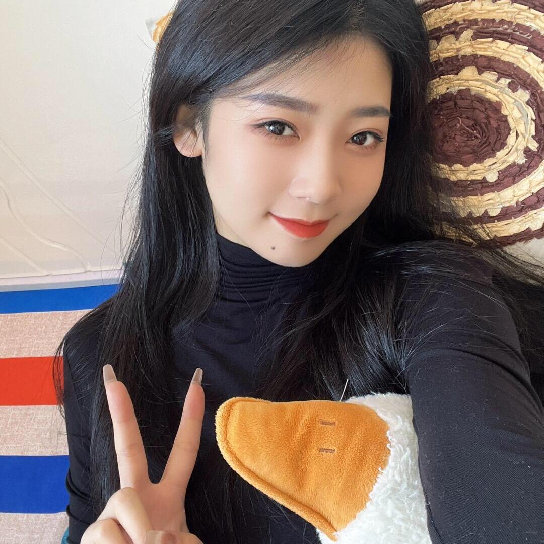 依依💋