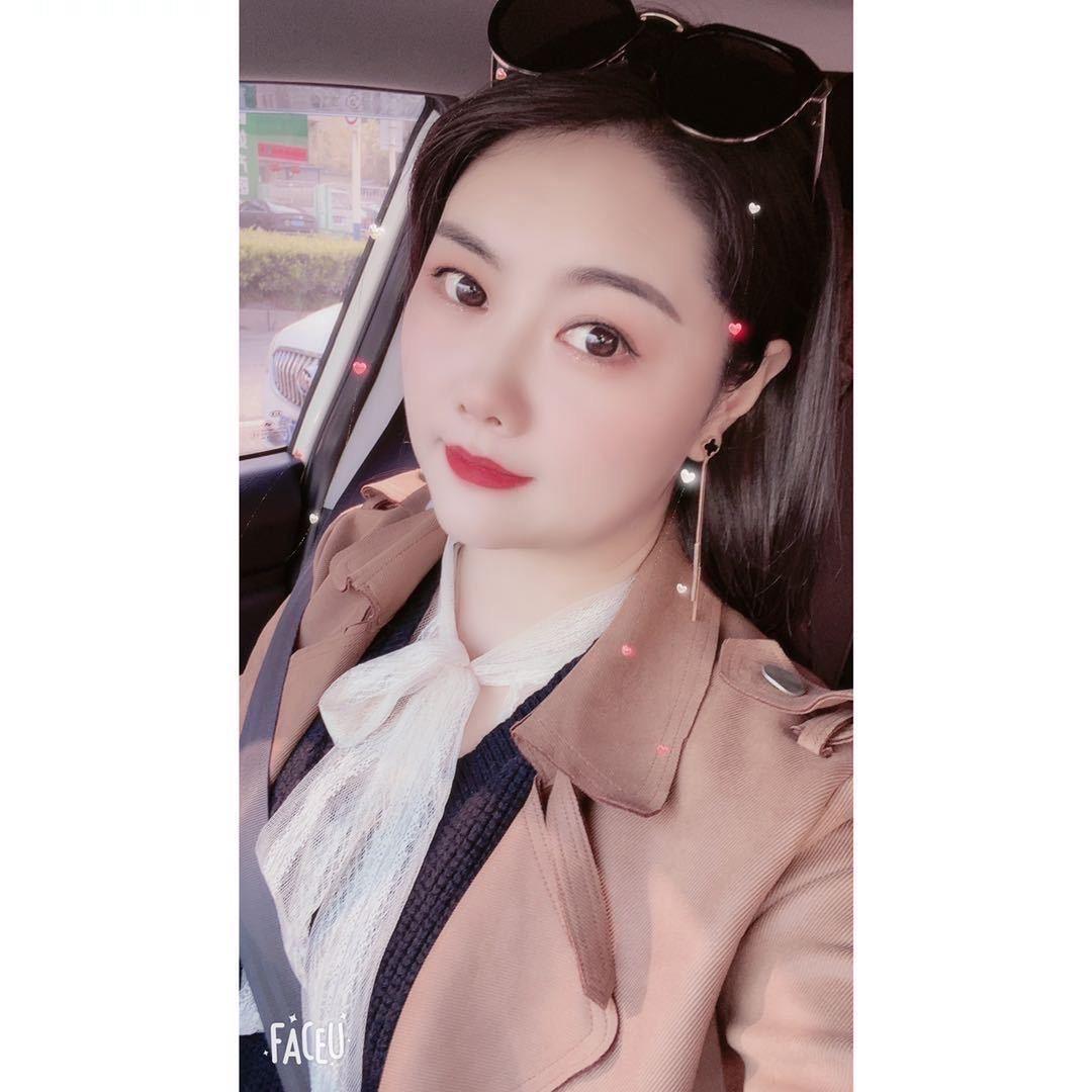 骞逸