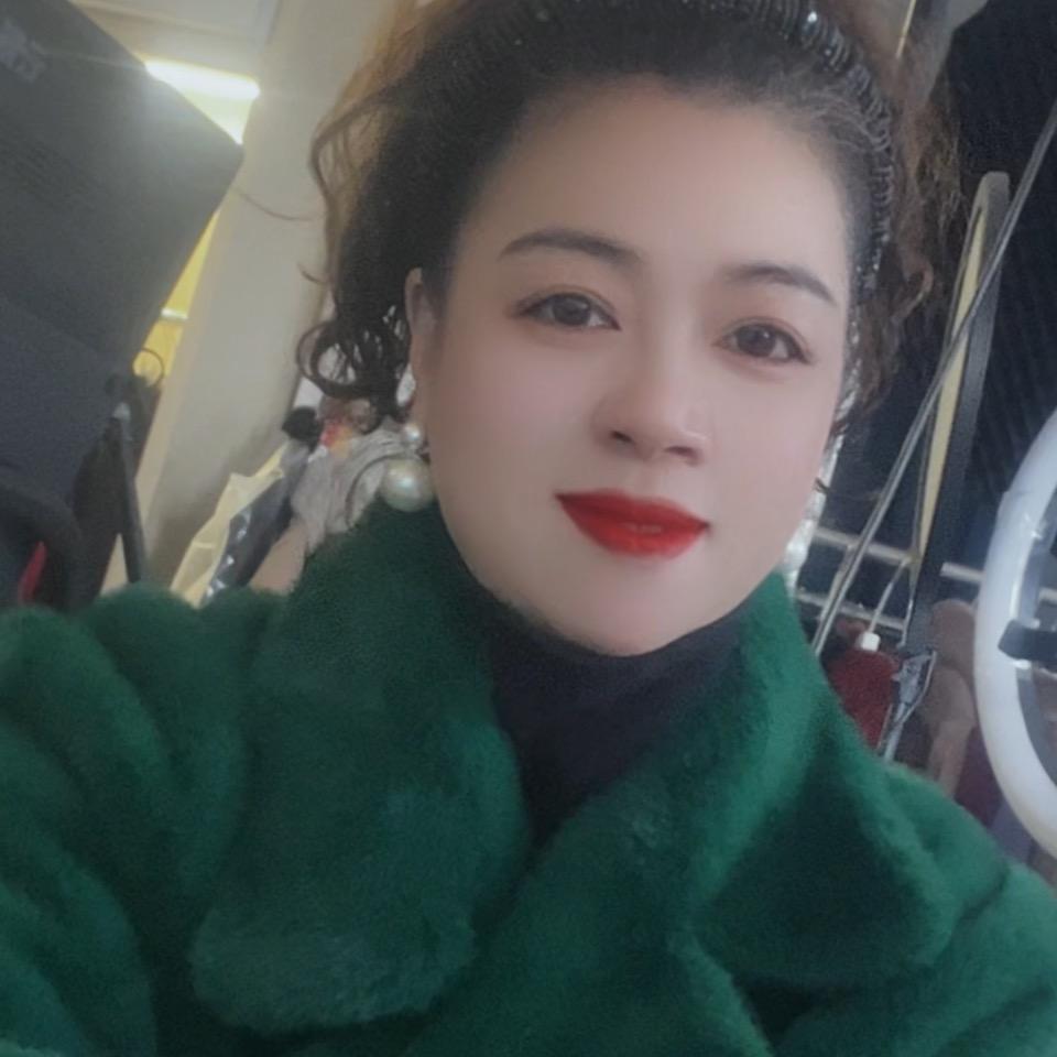 月莲高端皮草定制