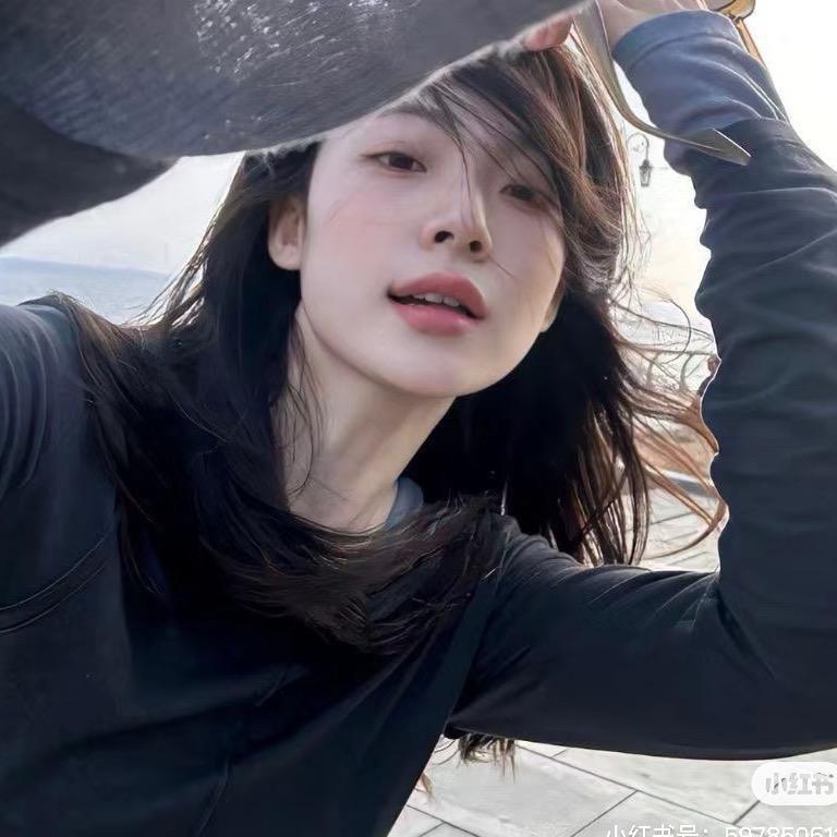 麦月零五想吃香香辣辣火鸡面蛋糕奶茶冰淇淋