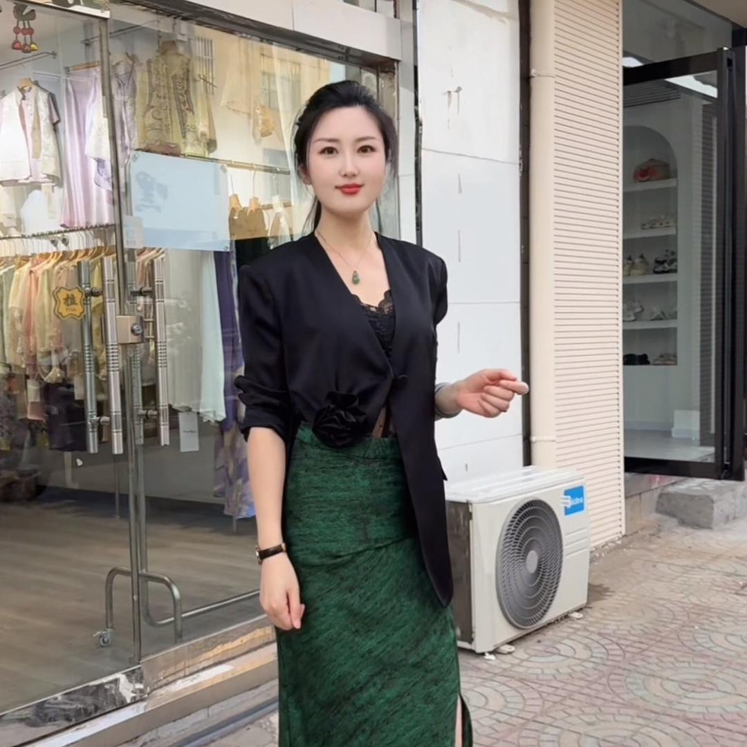美的天使服饰店（泰华步行街）