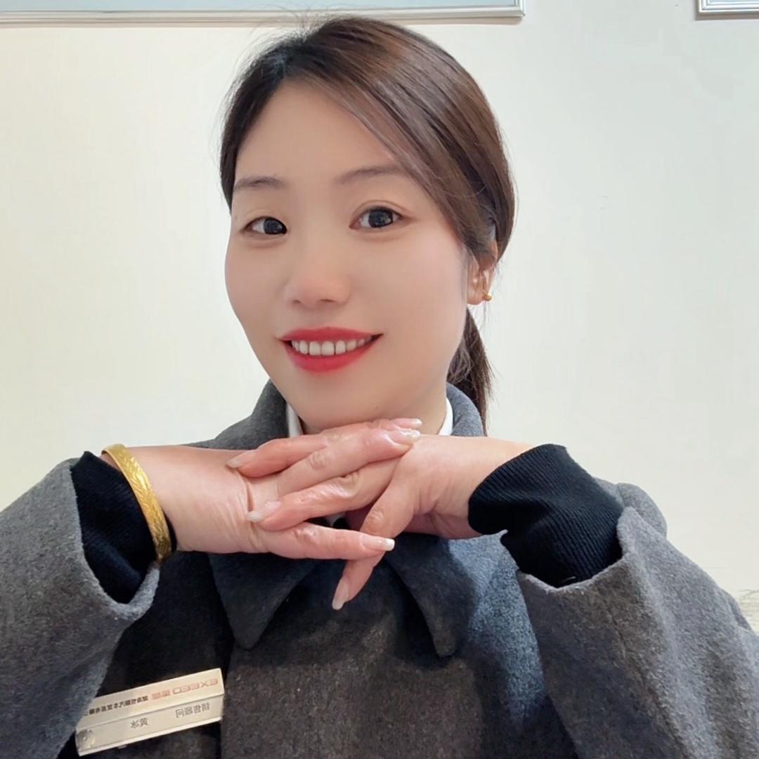 卖星途汽车的小姐姐