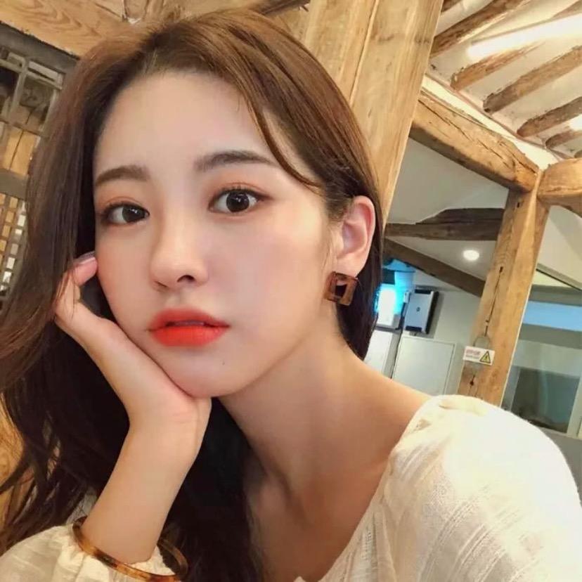 吖吖穿搭小铺