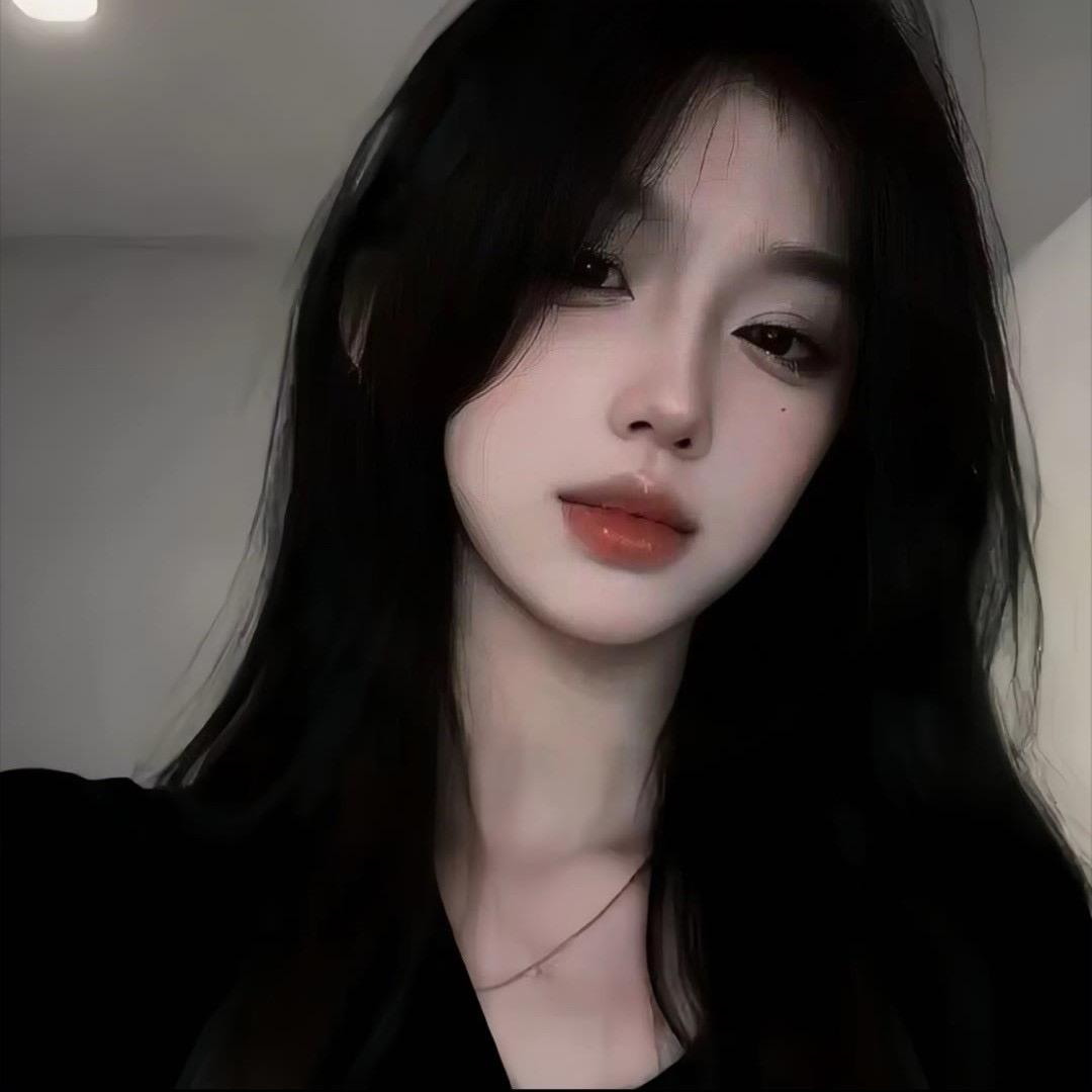 勤劳的小猪美女